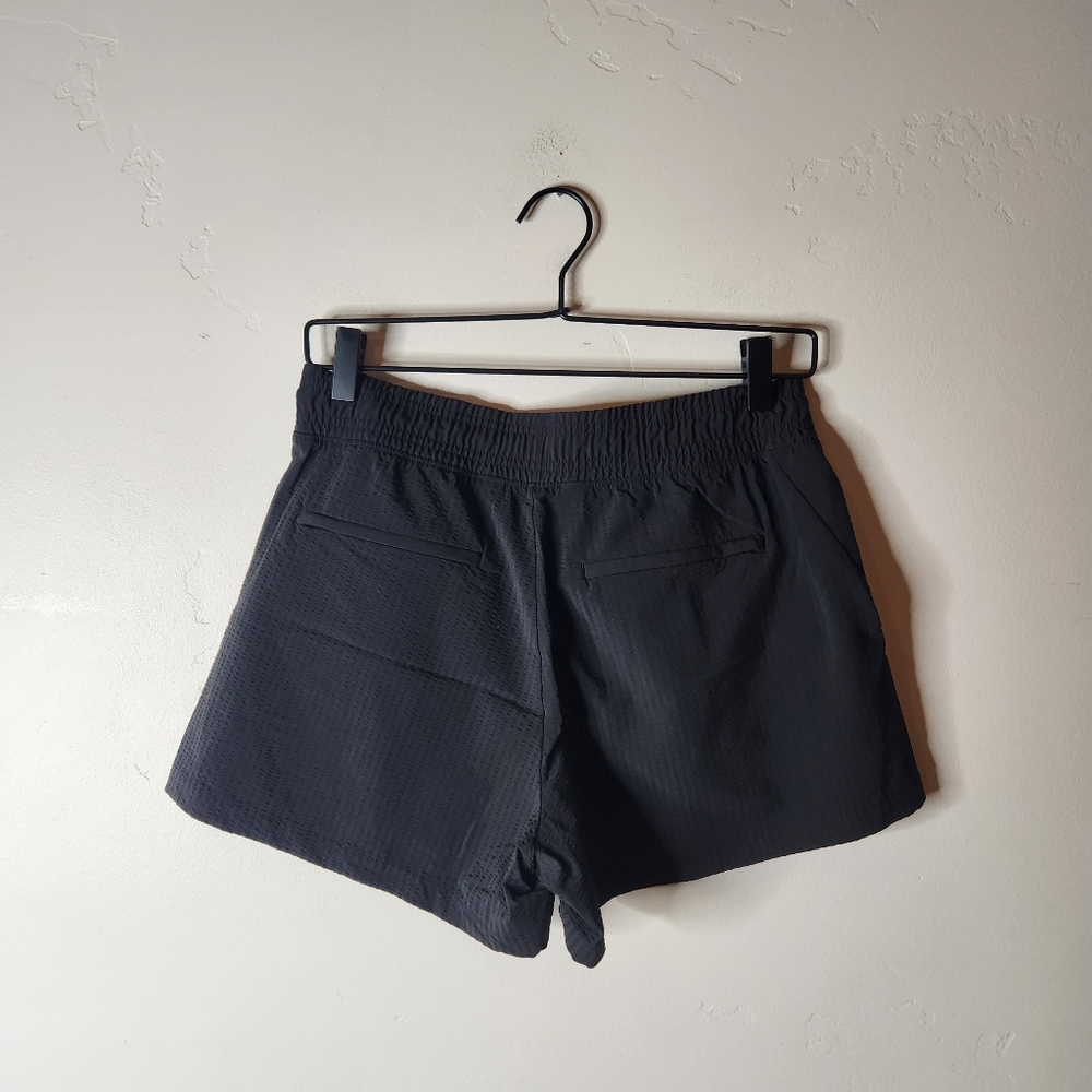 Athleta Textured Brooklyn Shorts In Black Size 4 - Picture 3 of 8